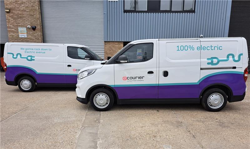 Two eCourier vans
